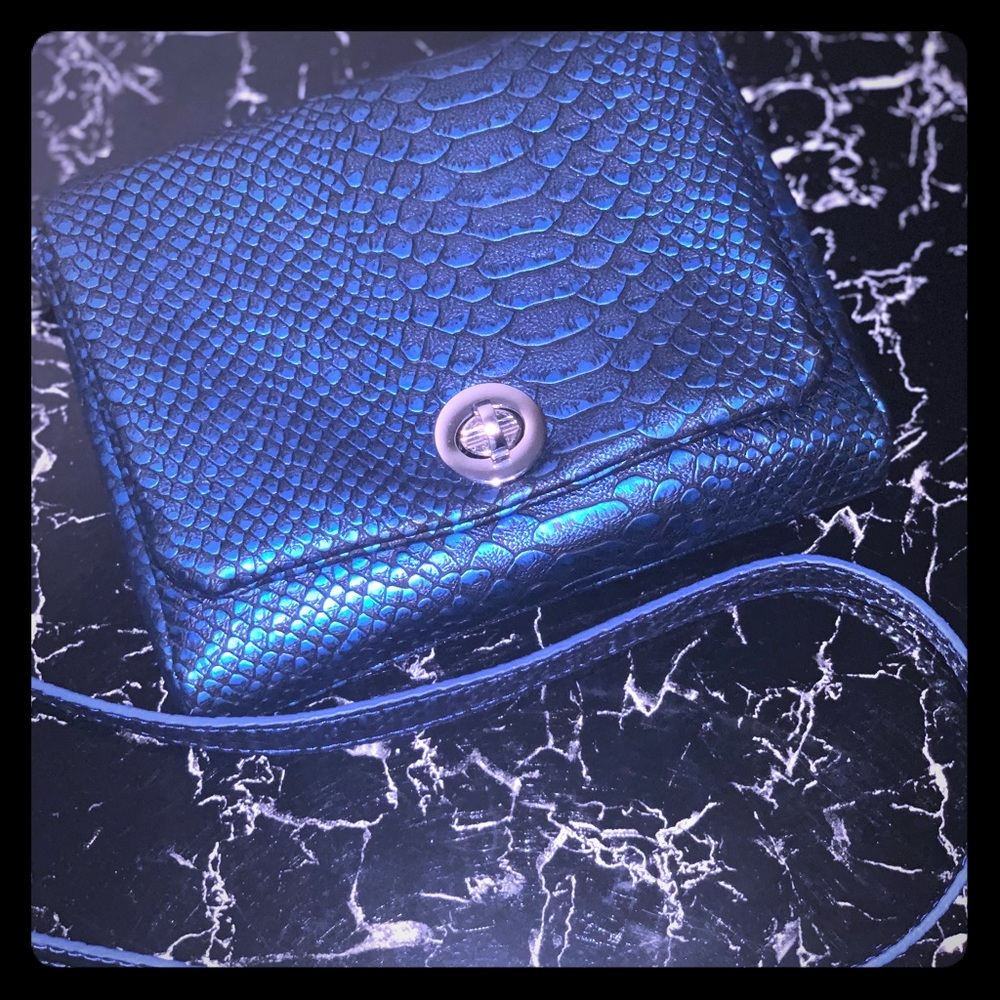 Faux snake skin crossbody handbag